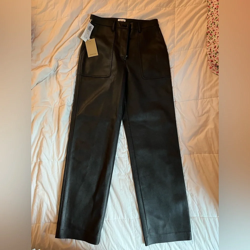 Aritzia black leather pants size 6 - Picture 1 of 3